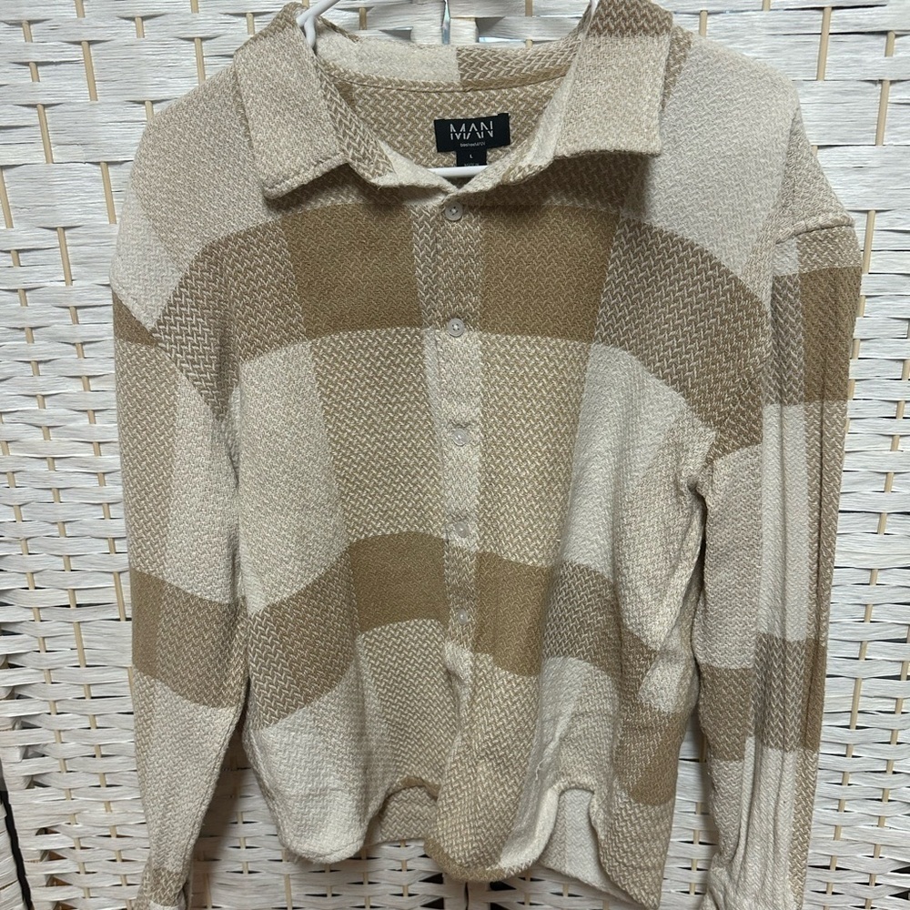 Boohoo MAN boxie shirt size L euc limited edition